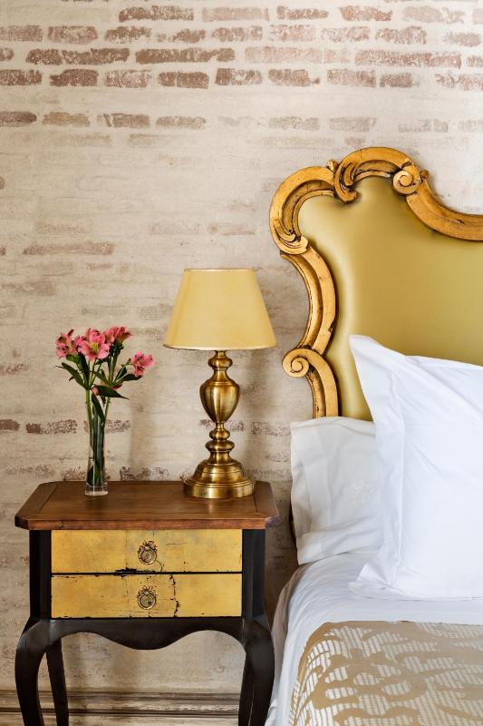 Premium Room with Patio image 2