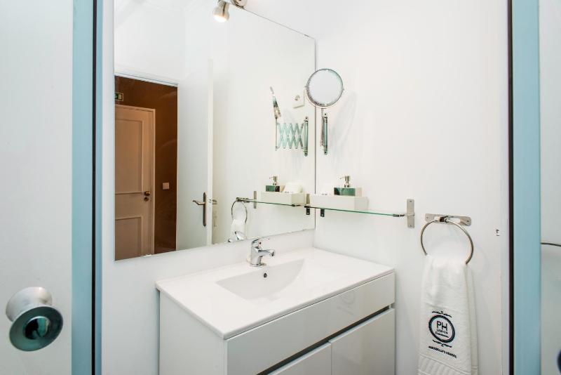 Suite with Balcony image 3