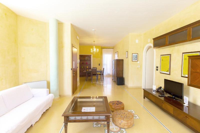 Executive Suite image 4