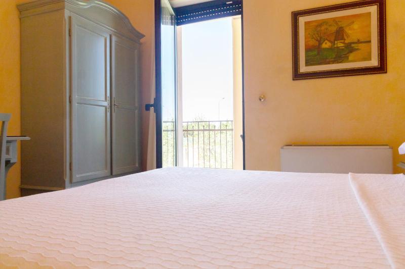 Superior Double Room with Garden View image 4