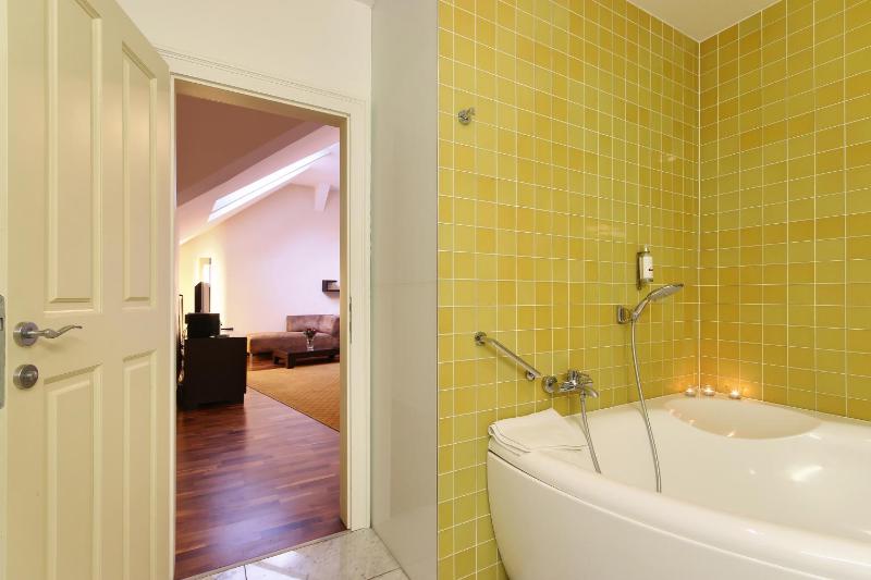 Standard Apartment image 3