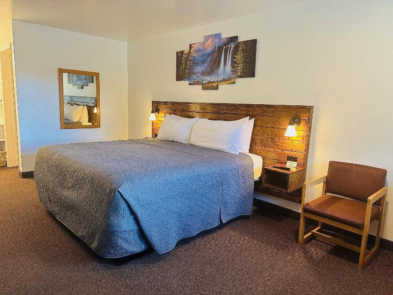 King Room image 2