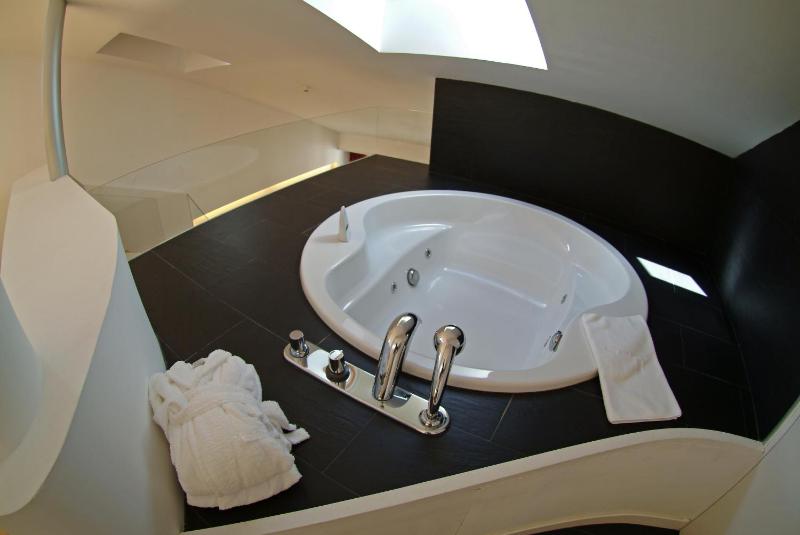 Suite image 4