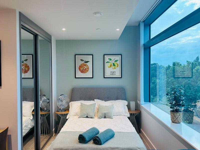 Stylish studio apartment, One Thames Valley Images