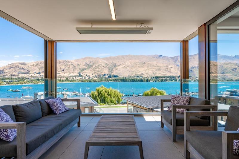 Lakeside Luxury - image 1