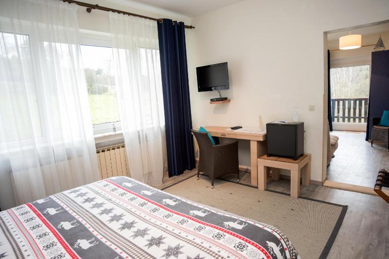King Suite with Balcony image 3