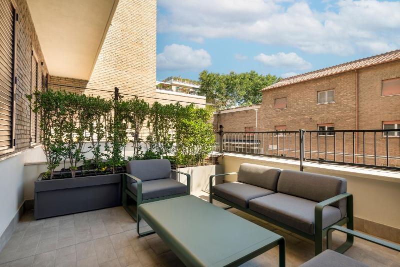 Superior Room with Terrace image 4