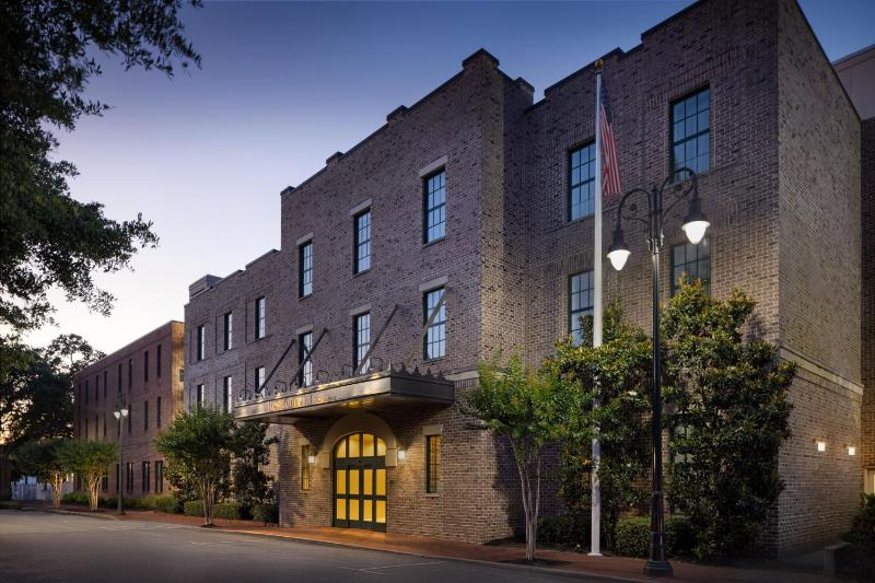 Residence Inn by Marriott Savannah Downtown/Historic District - image 7