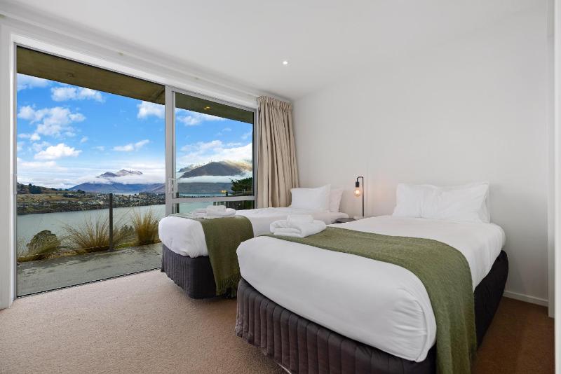 Top of the Lake - Queenstown Holiday Home - image 6
