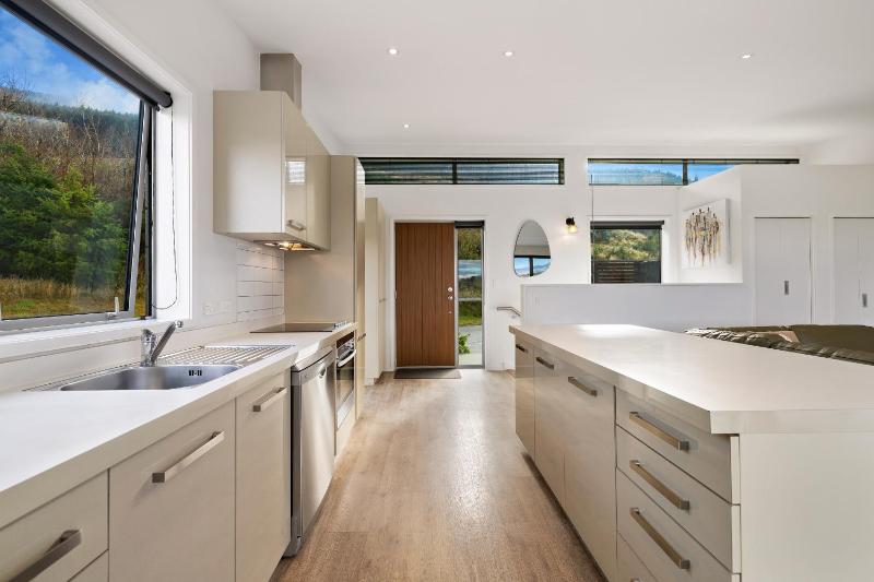 Top of the Lake - Queenstown Holiday Home - image 14
