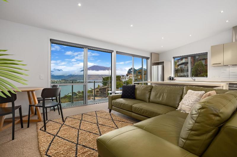 Top of the Lake - Queenstown Holiday Home - image 21