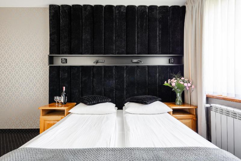 Double or Twin Room image 3