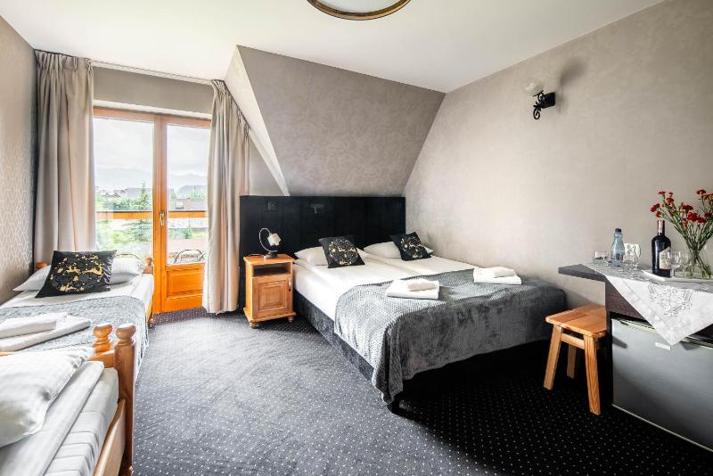 Quadruple Room image 1