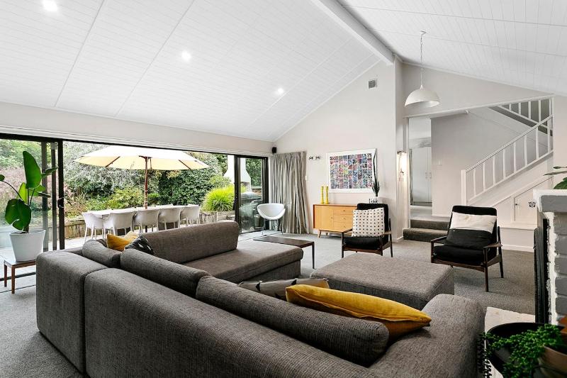 Ultimate 5-Star Getaway - Perfect for Any Season - image 28