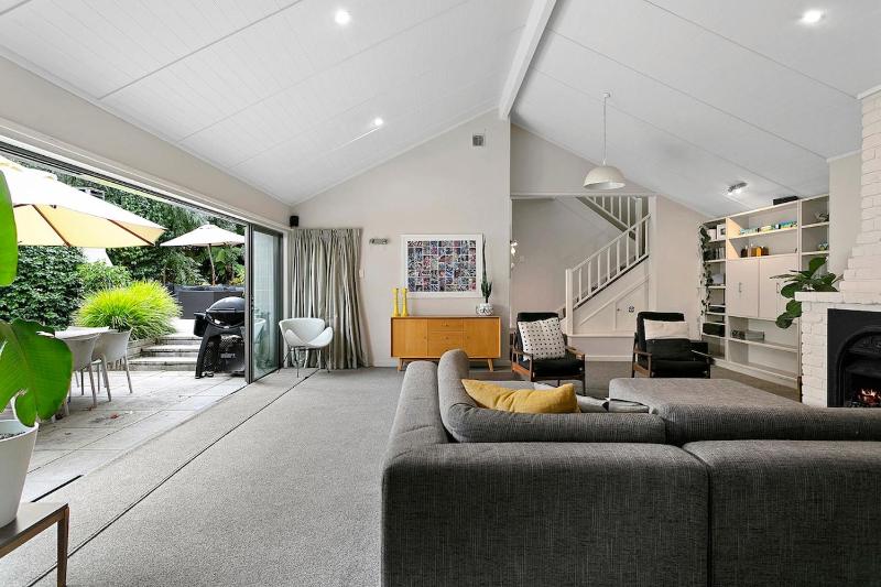 Ultimate 5-Star Getaway - Perfect for Any Season - image 22