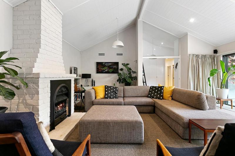 Ultimate 5-Star Getaway - Perfect for Any Season - image 27
