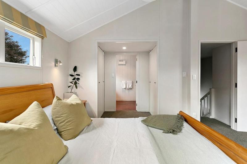Ultimate 5-Star Getaway - Perfect for Any Season - image 14