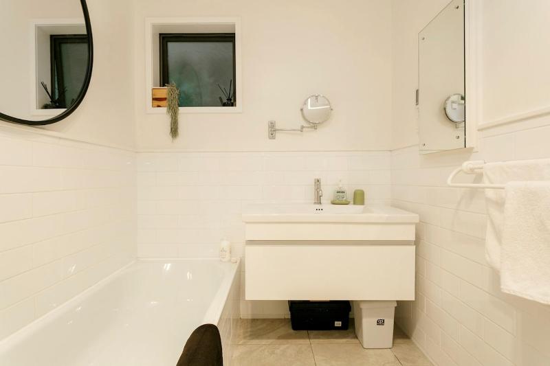 Ultimate 5-Star Getaway - Perfect for Any Season - image 32