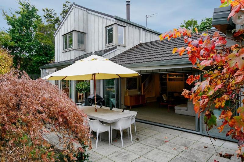 Ultimate 5-Star Getaway - Perfect for Any Season - image 31
