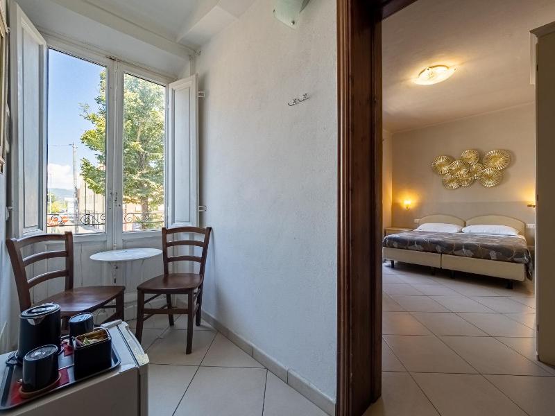Triple Room image 3