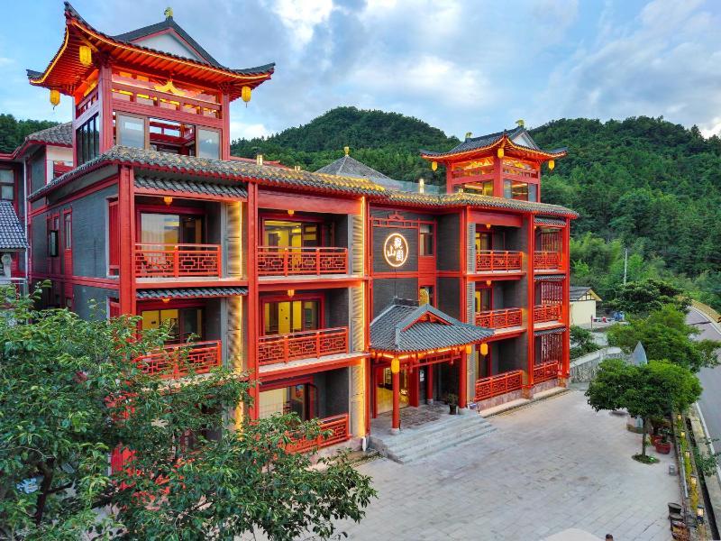 Guanshan Garden Ancient Chinese Holiday Inn Zhangjiajie National Forest Park Branch - image 40