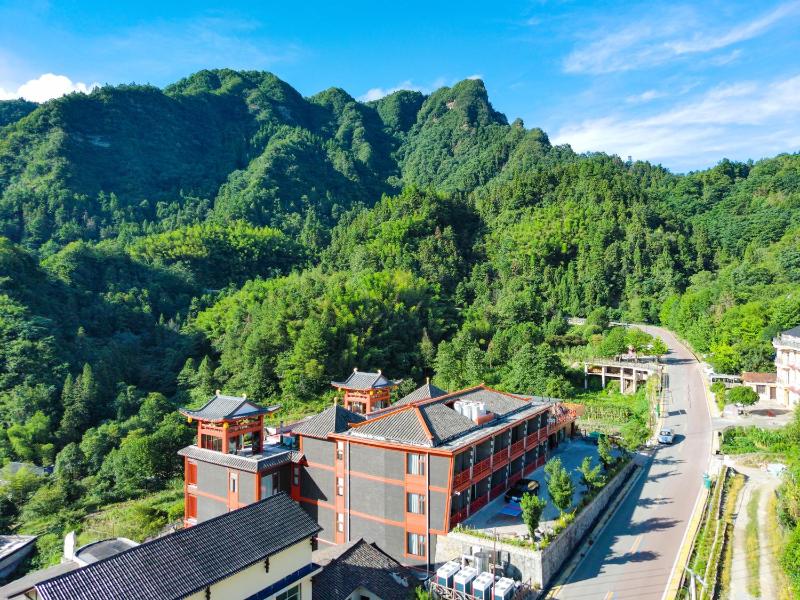 Guanshan Garden Ancient Chinese Holiday Inn Zhangjiajie National Forest Park Branch - image 9