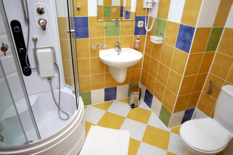 Double or Twin Room image 3