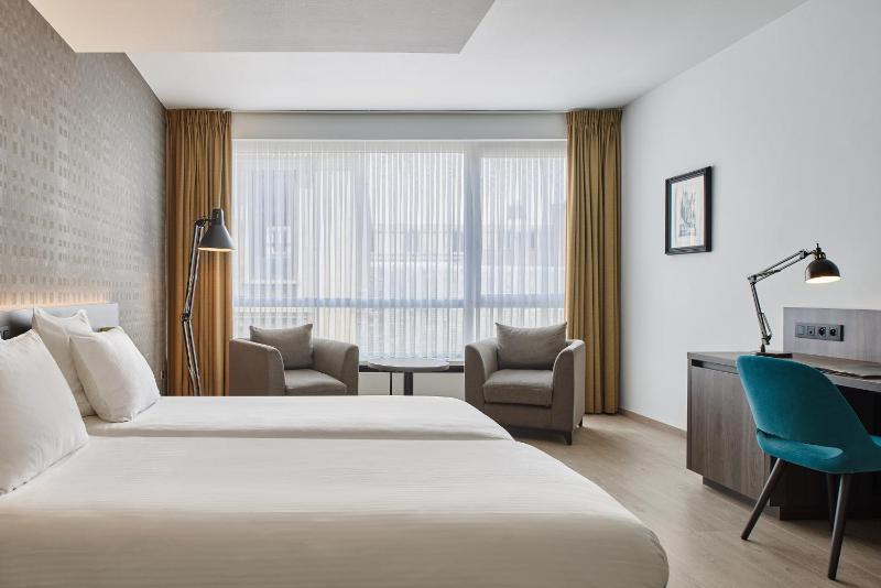 Superior Twin Room image 1
