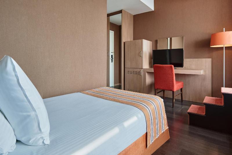 Single Room image 4