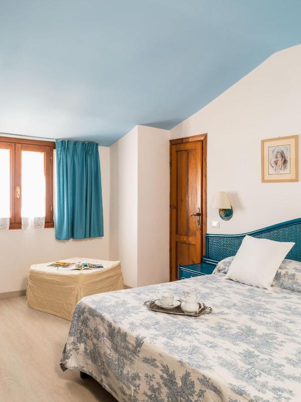 Standard Double Room with Sea View image 1