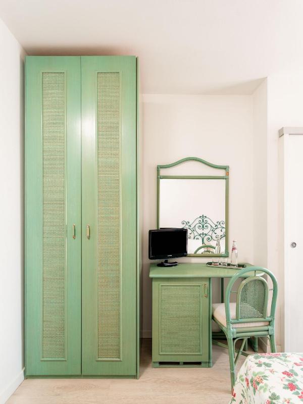 Standard Double Room with Balcony image 3