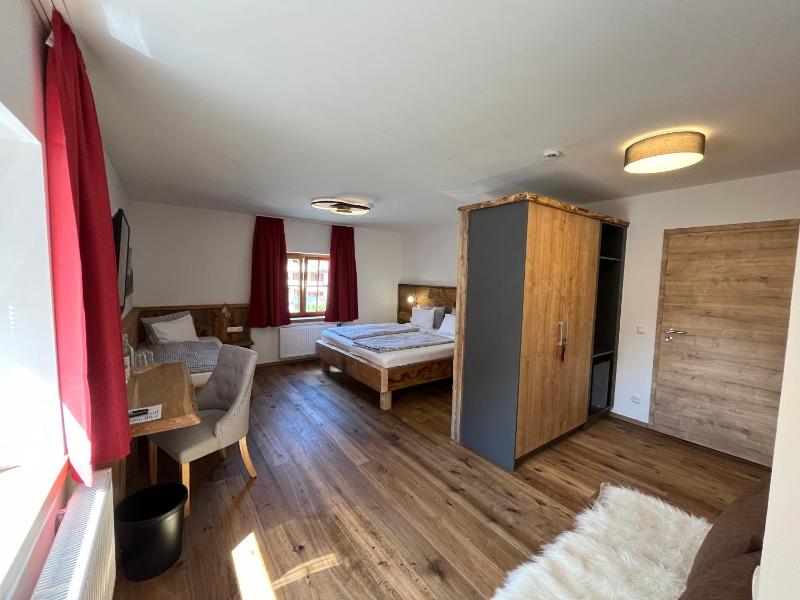 Triple Room with Balcony image 1