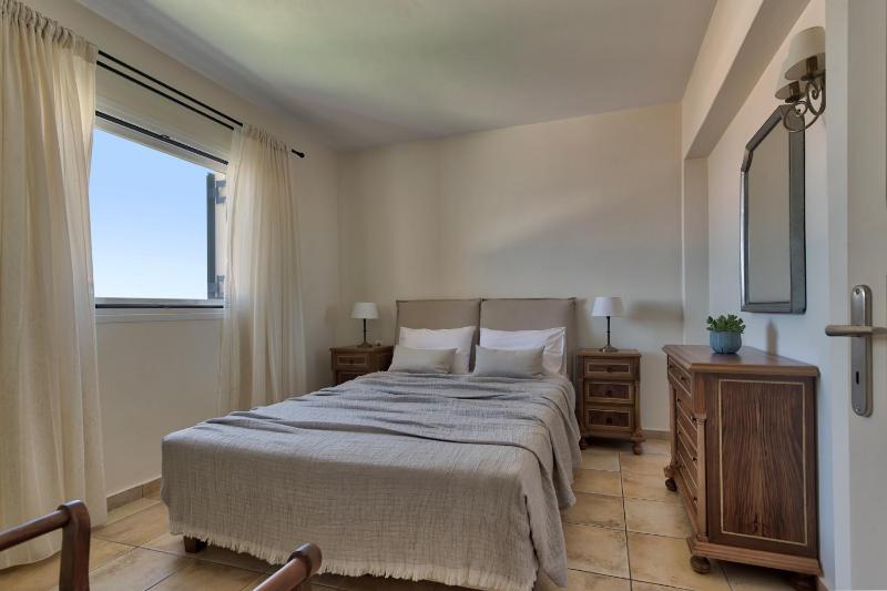 Deluxe Suite with Sea View image 4