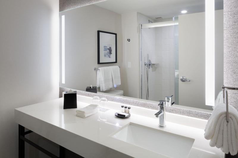 King Room image 2