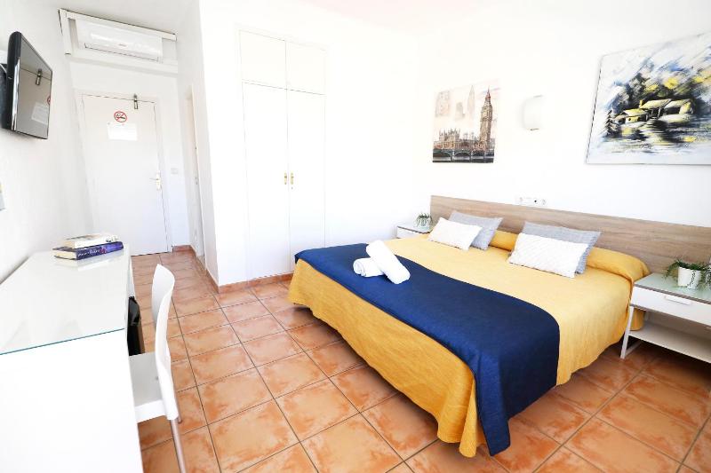 Double or Twin Room with Balcony image 1