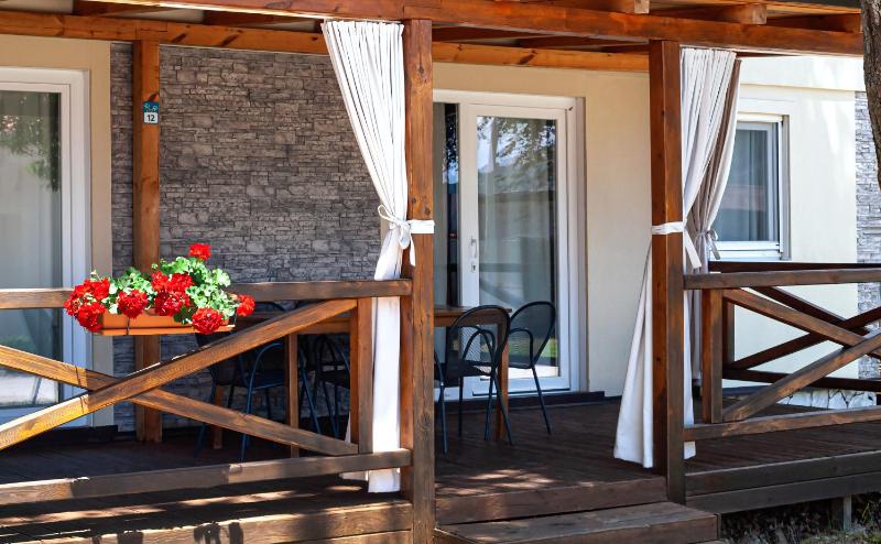 Relax Three-Bedroom Mobile with Terrace image 2