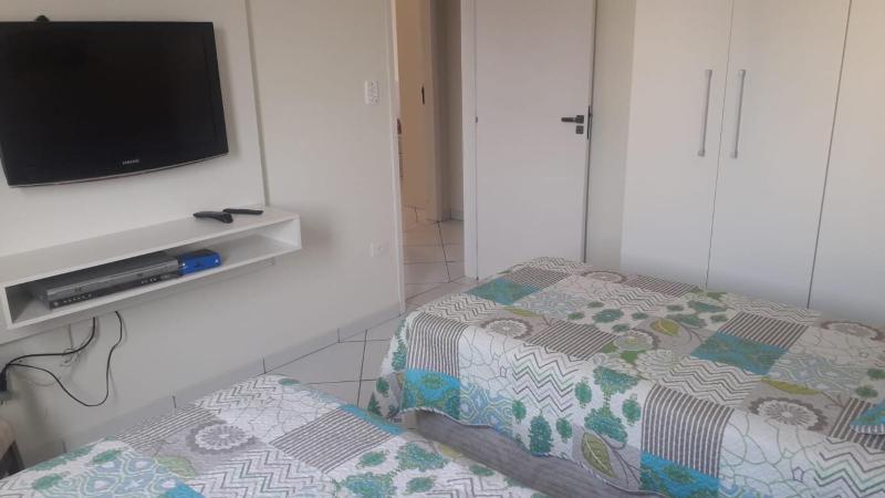 apartamento lindo 3 dormitorios ao lado da praia - image 13