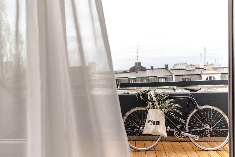 Bold Rooftop Studio with Balcony image 2