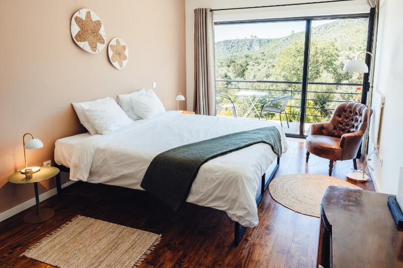 Double Room image 4