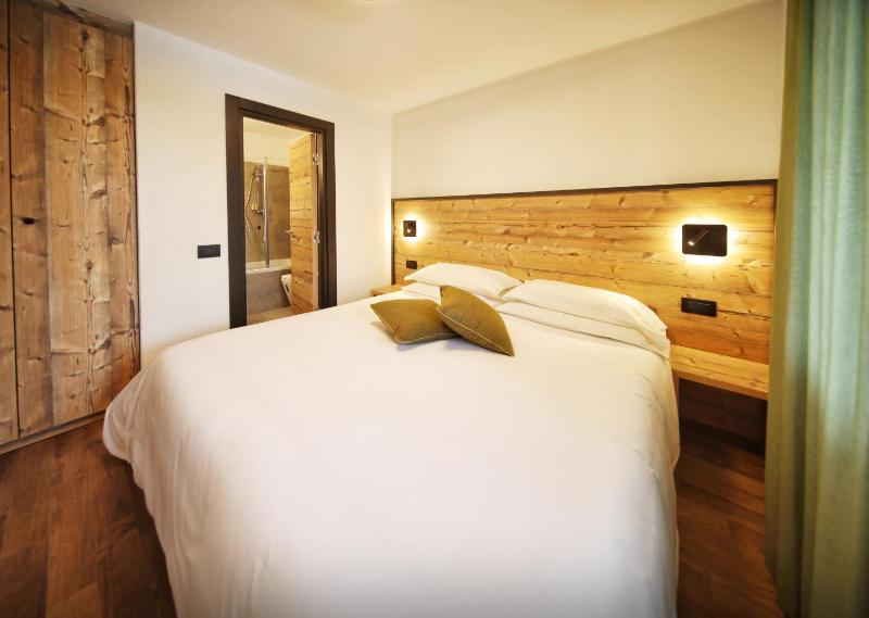 One-Bedroom Apartment image 1