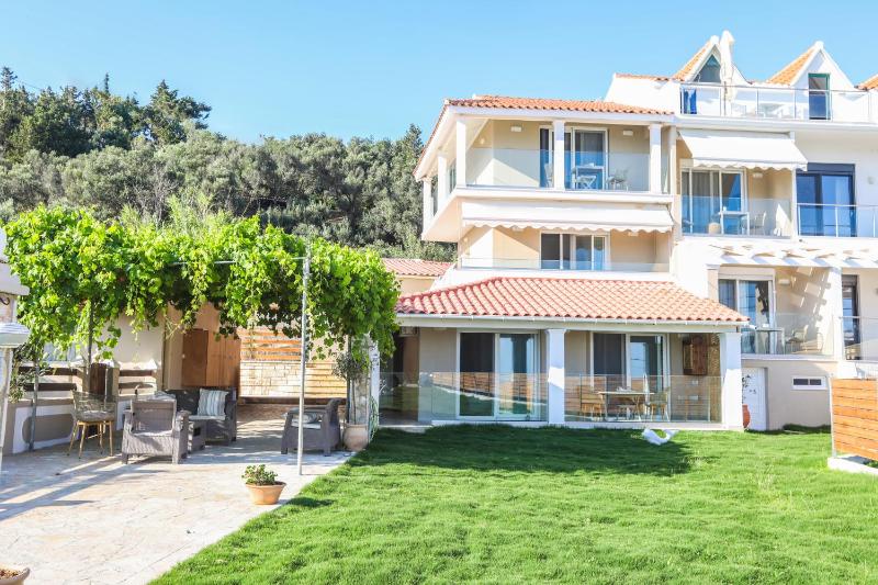 Double Room with Sea View image 3