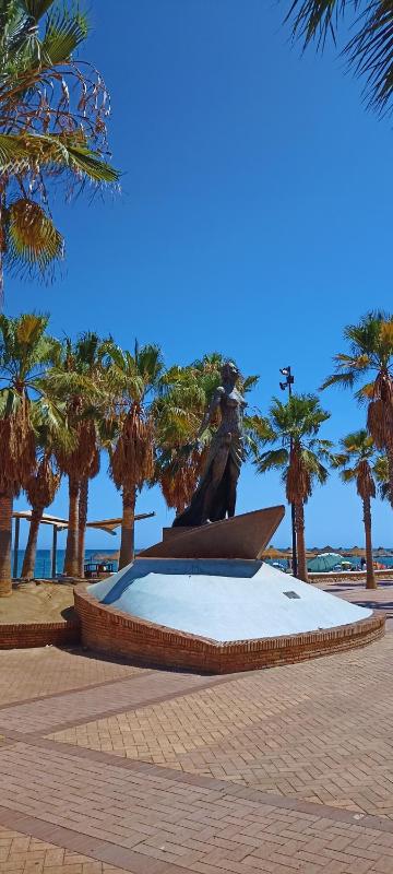 Fuengirola first line sea view - image 14