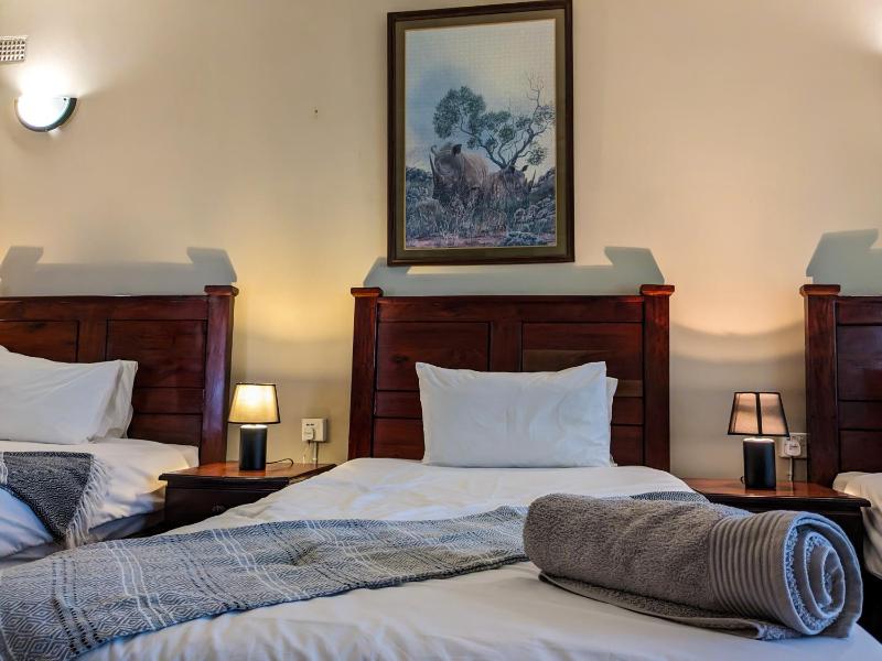 Zambezi Family Lodge - Rhino Room - image 6