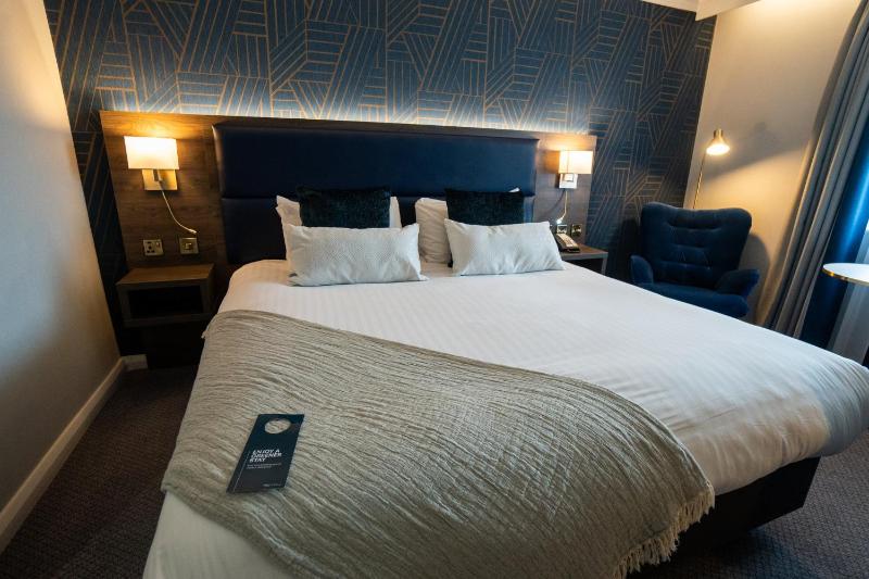 Premium Super King Room image 2