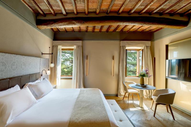 Double Room image 4