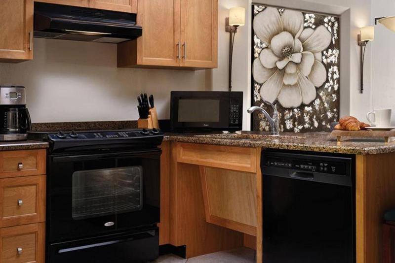 Enjoy all Scottsdale has to offer with the family in this resort 2BD condo - image 23