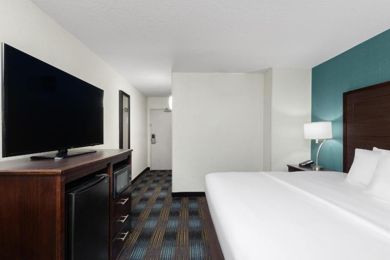 King Room image 2
