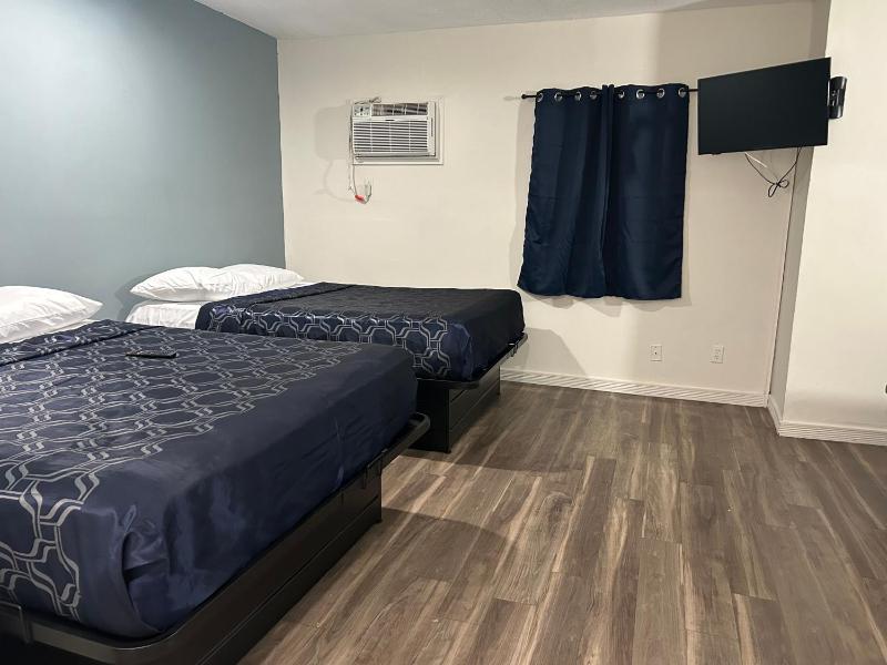 Budget Inn Hollywood - image 15