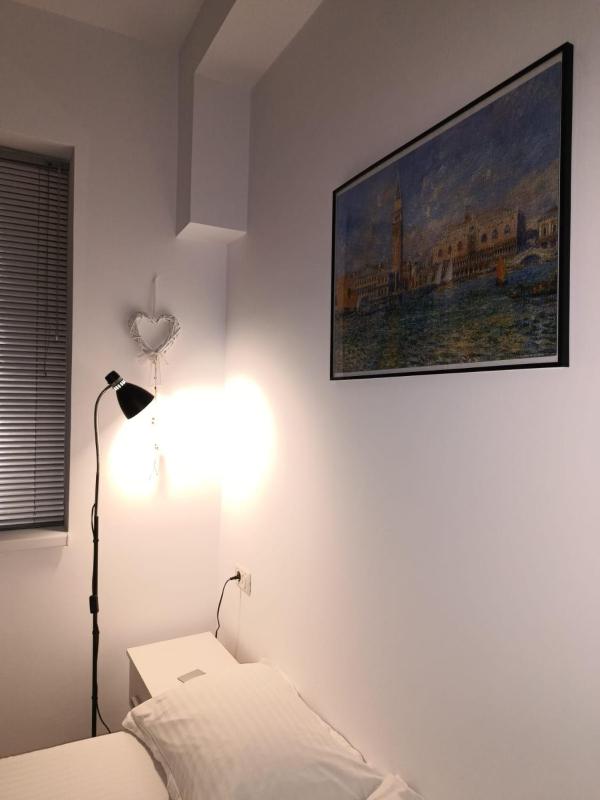 Studio 21 Images