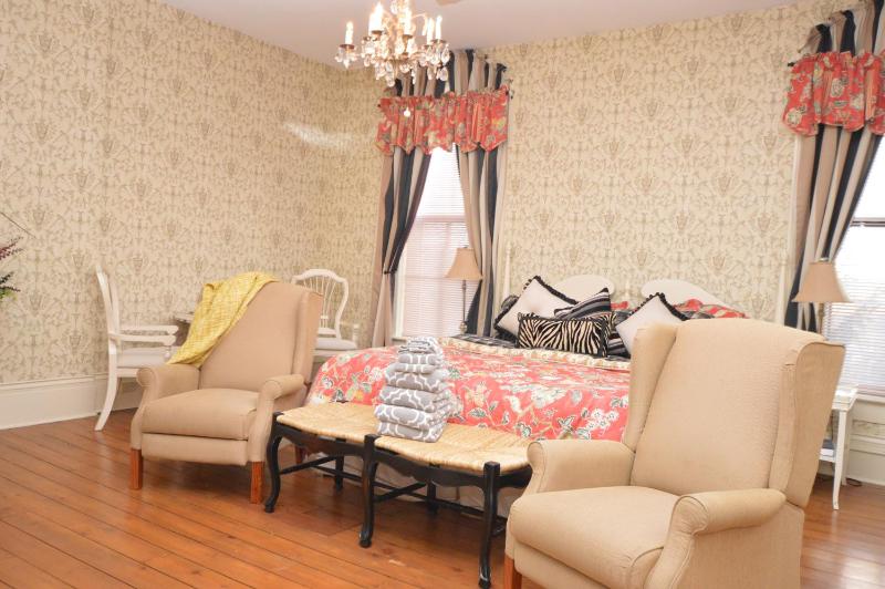 Deluxe Double Room image 1